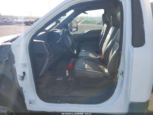 44530213 :رقم المزاد ، 1FDUF4GN1LED62446 vin ، 2020 Ford F-450 Chassis Xl مزاد بيع