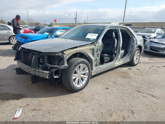 Продажа на аукционе авто 2019 Chrysler 300 Touring L, vin: 2C3CCAAG7KH634379, номер лота: 44530228