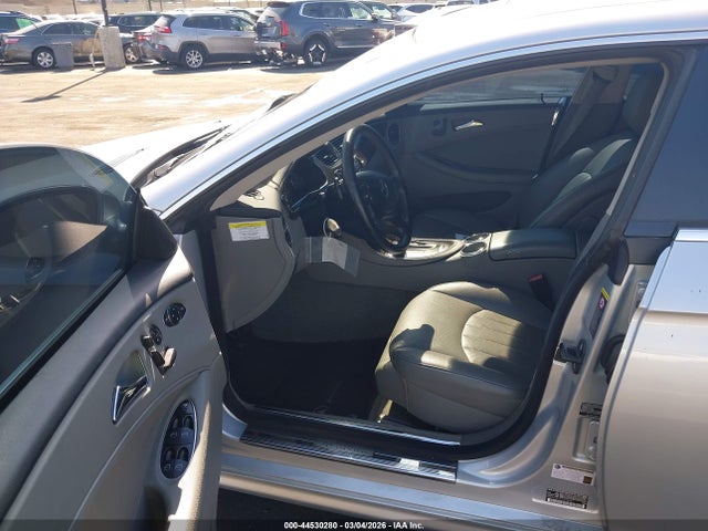 2007 MERCEDES-BENZ CLS 550 WDDDJ72X47A090667 Photo 4