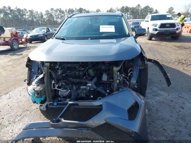 2T3W1RFV3KC031435 Toyota Rav4 Xle