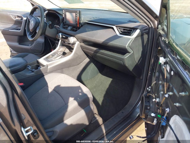 2T3W1RFV3KC031435 Toyota Rav4 Xle