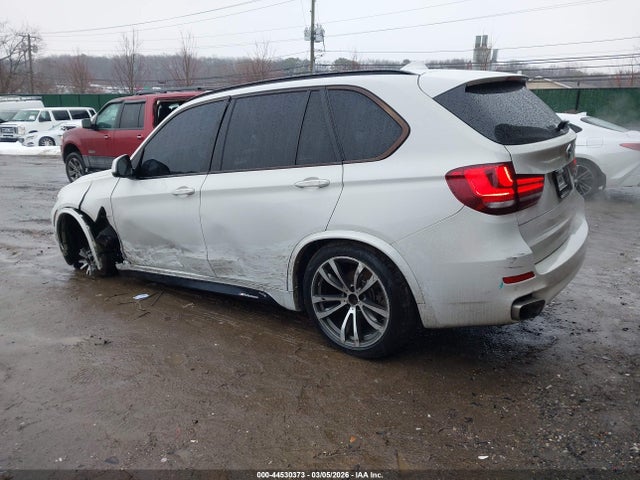 2016 BMW X5 5UXKR0C51G0S88500 Photo 2