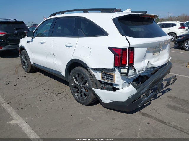 2023 KIA SORENTO 5XYRHDLF9PG251689 Photo 2