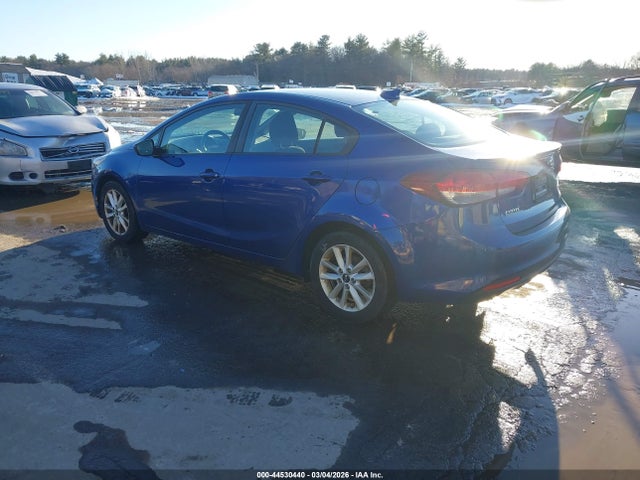 2017 KIA FORTE 3KPFL4A7XHE055837 Photo 2