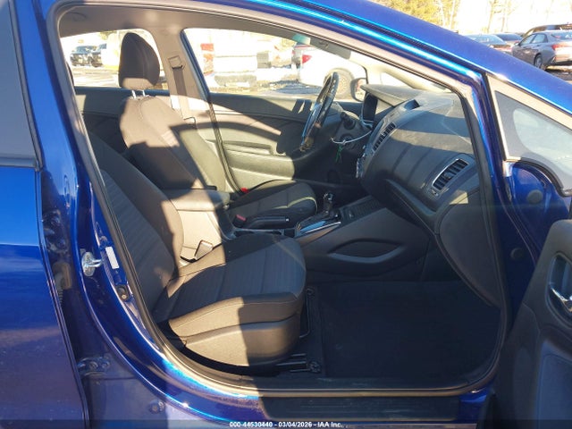 2017 KIA FORTE 3KPFL4A7XHE055837 Photo 4