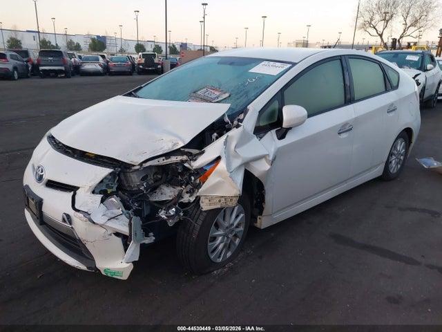 Toyota PRIUS PLUG-IN 2015 JTDKN3DP4F3068084 Image 2