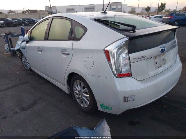Toyota PRIUS PLUG-IN 2015 JTDKN3DP4F3068084 Image 3