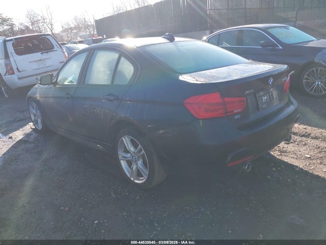 2018 BMW 340I WBA8B7C52JA585685 Photo 2