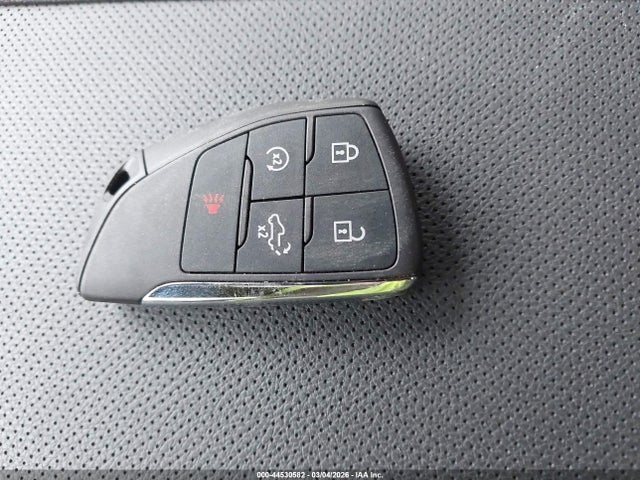 Продажа на аукционе авто 2026 Gmc Sierra 1500 , Short Bed, Slt, 4wd, vin: 1GTUUDEL4TZ138494, номер лота: 44530582