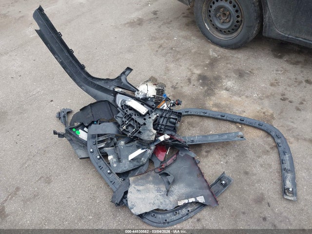Продажа на аукционе авто 2026 Gmc Sierra 1500 , Short Bed, Slt, 4wd, vin: 1GTUUDEL4TZ138494, номер лота: 44530582