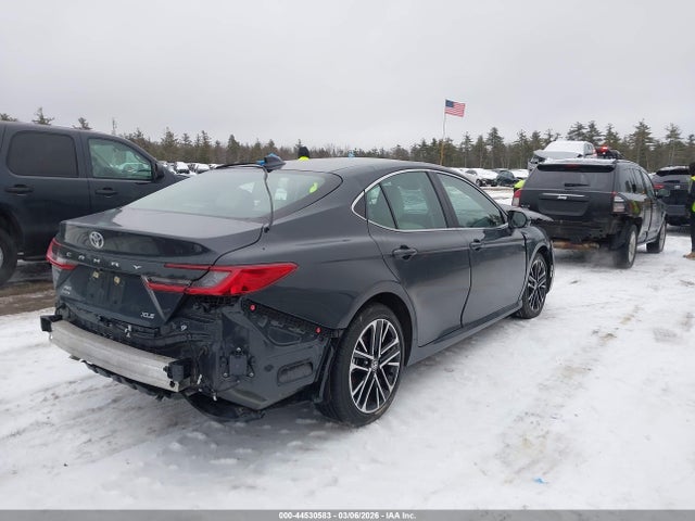 Toyota CAMRY XLE 2025 4T1DBADK8SU538210 Image 4