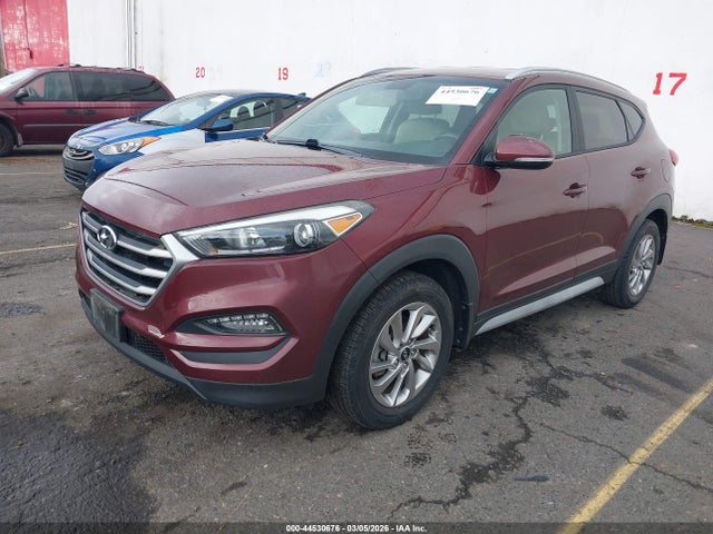 KM8J33A48HU473112 Hyundai Tucson Se Plus