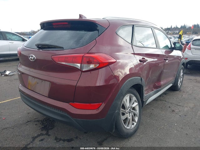 KM8J33A48HU473112 Hyundai Tucson Se Plus