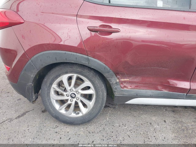 KM8J33A48HU473112 Hyundai Tucson Se Plus