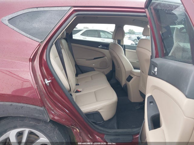 KM8J33A48HU473112 Hyundai Tucson Se Plus