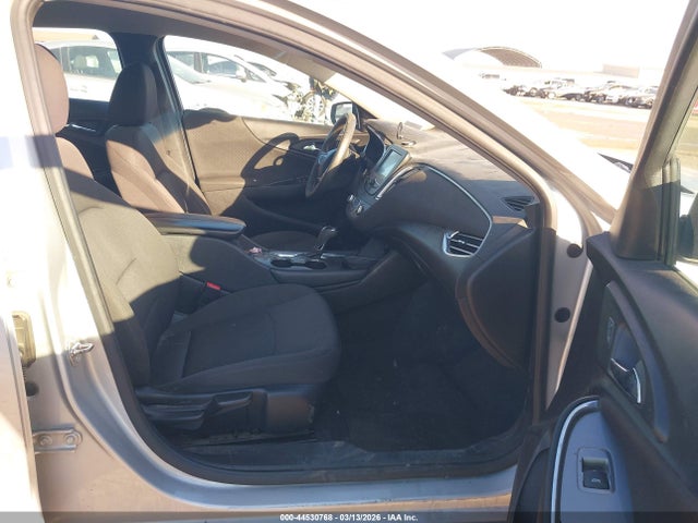 1G1ZD5ST0JF274970 Chevrolet MALIBU LT