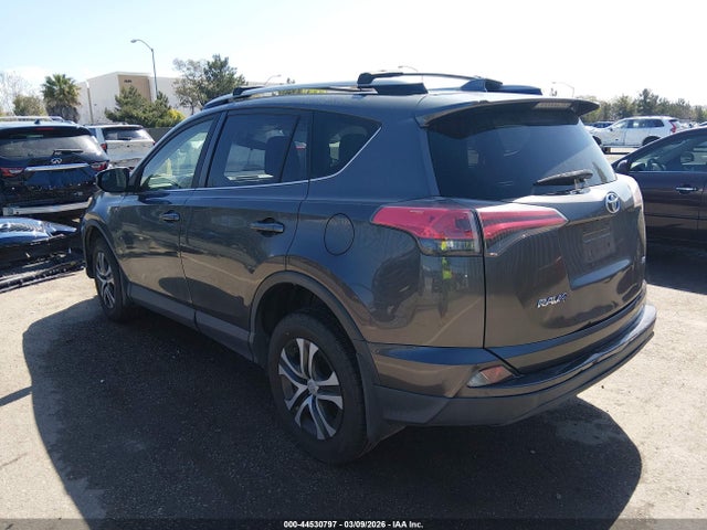 JTMZFREV8JJ753429 Toyota RAV4 LE