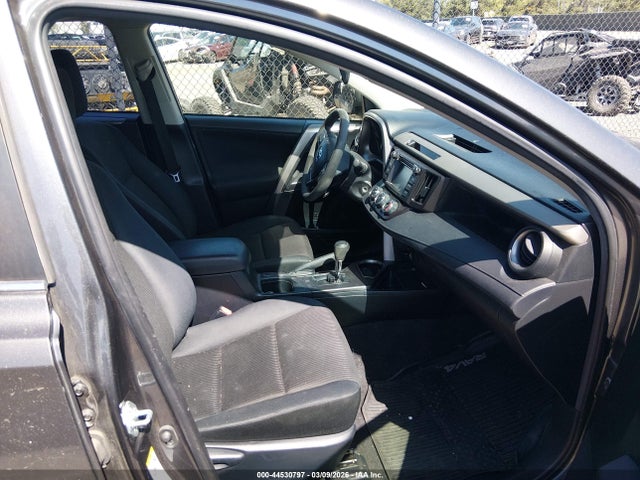 JTMZFREV8JJ753429 Toyota RAV4 LE