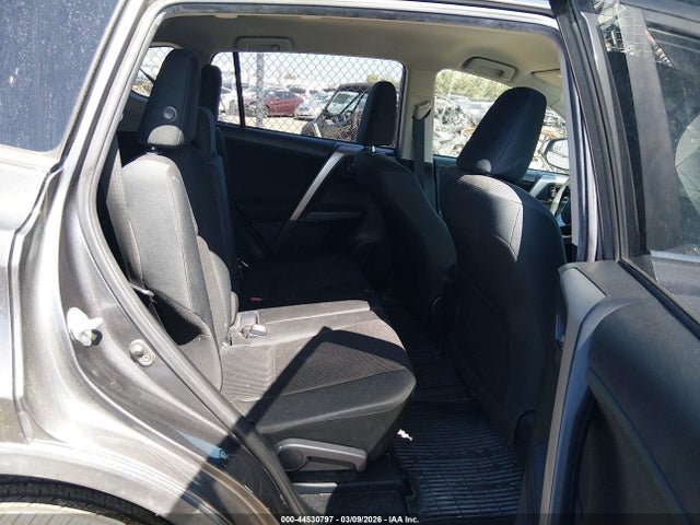 JTMZFREV8JJ753429 Toyota RAV4 LE