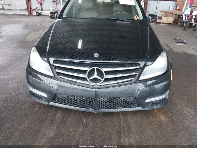 Продаж на аукціоні авто 2014 Mercedes-benz C 250 Sport, vin: WDDGF4HB7EG214031, номер лоту: 44530809