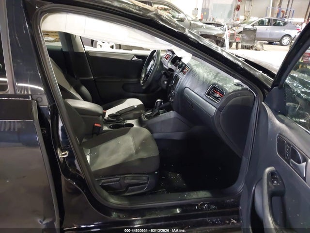 44530931 :رقم المزاد ، 3VW2B7AJ5HM359062 vin ، 2017 Volkswagen Jetta 1.4t S مزاد بيع