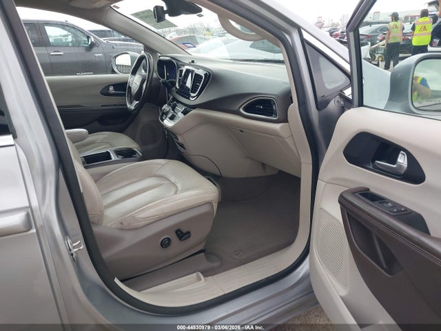 Продаж на аукціоні авто 2020 Chrysler Pacifica Touring L Plus, vin: 2C4RC1EG1LR217545, номер лоту: 44530979