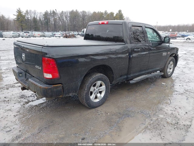 2017 RAM 1500 1C6RR7FT5HS840015 Photo 3
