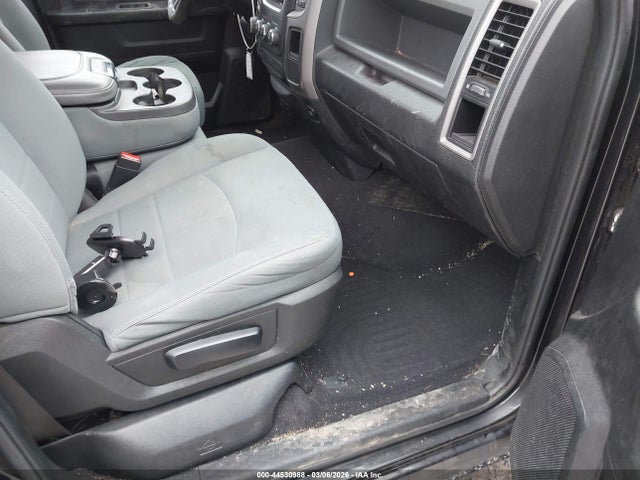 2017 RAM 1500 1C6RR7FT5HS840015 Photo 4