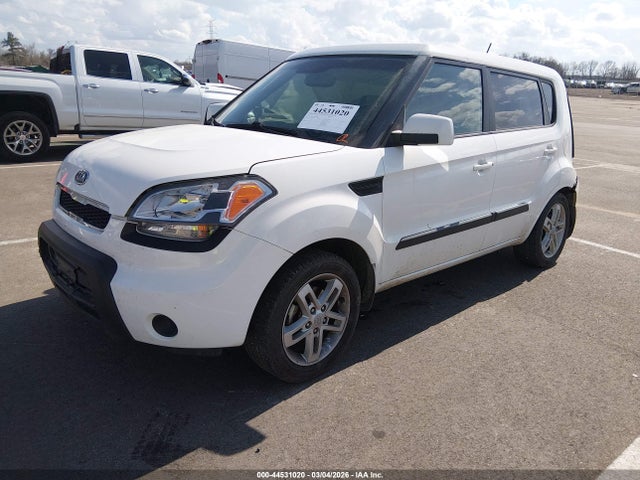 44531020 :رقم المزاد ، KNDJT2A29B7717403 vin ، 2011 Kia Soul + مزاد بيع