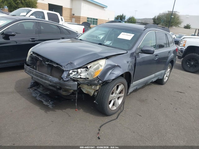 Subaru Outback 2.5i Limited 2014 4S4BRBLC0E3217971 Image 2