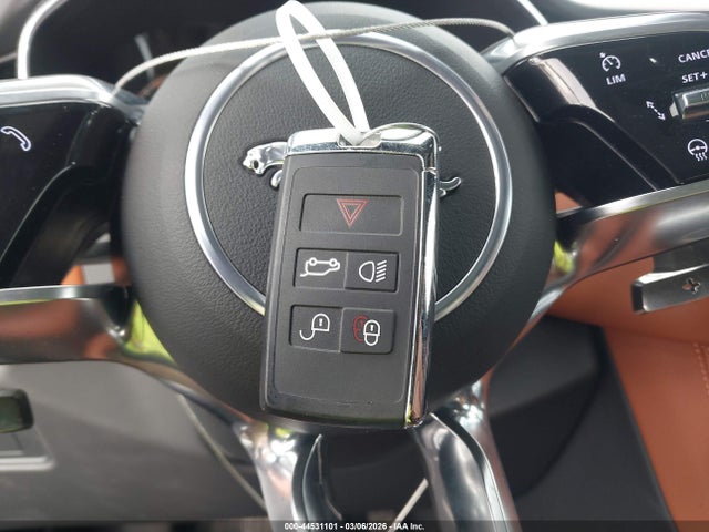 2025 Jaguar F-pace R-dynamic S P250 Awd Automatic მანქანა იყიდება აუქციონზე, vin: SADCT2EX4SA752792, აუქციონის ნომერი: 44531101