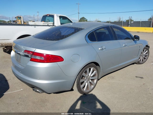 2011 JAGUAR XF SAJWA0GB4BLR81497 Photo 3