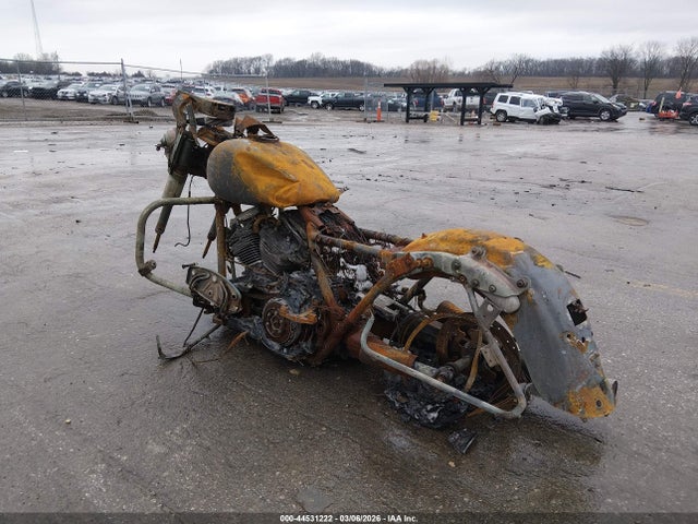 2010 HARLEY-DAVIDSON FLHTK 1HD1KEM13AB616973 Photo 2