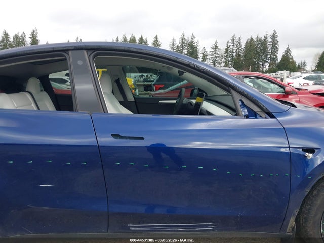 2023 Tesla Model Y Awd/long Range Dual Motor All-wheel Drive მანქანა იყიდება აუქციონზე, vin: 7SAYGAEE7PF756271, აუქციონის ნომერი: 44531305