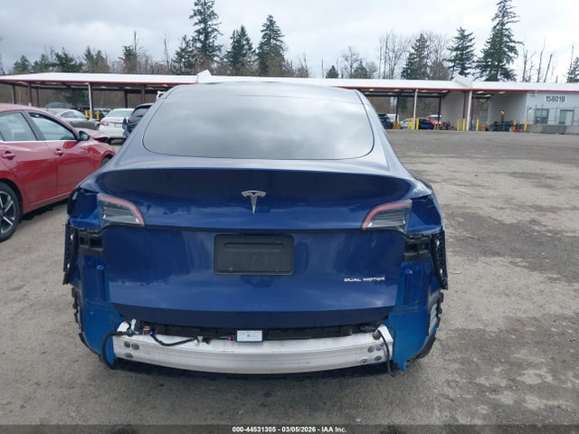 2023 Tesla Model Y Awd/long Range Dual Motor All-wheel Drive მანქანა იყიდება აუქციონზე, vin: 7SAYGAEE7PF756271, აუქციონის ნომერი: 44531305