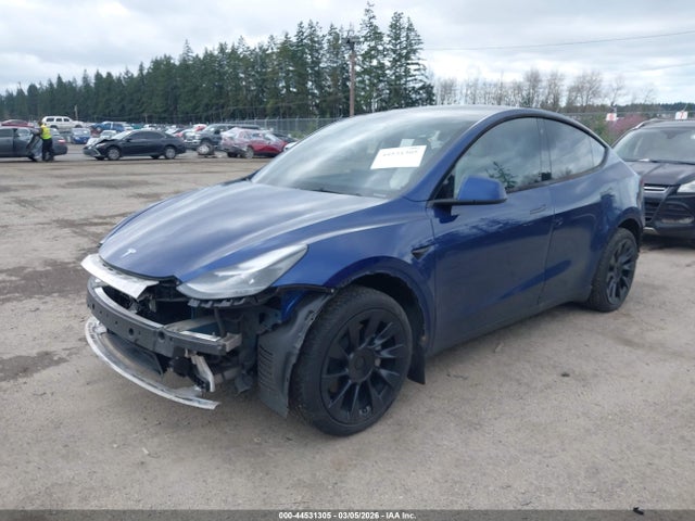 2023 Tesla Model Y Awd/long Range Dual Motor All-wheel Drive მანქანა იყიდება აუქციონზე, vin: 7SAYGAEE7PF756271, აუქციონის ნომერი: 44531305