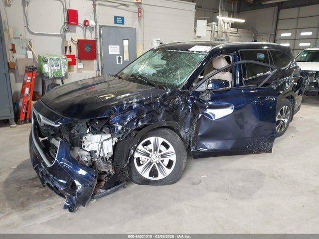 Toyota Highlander Xle 2021 5TDHZRBH3MS556287 Image 2