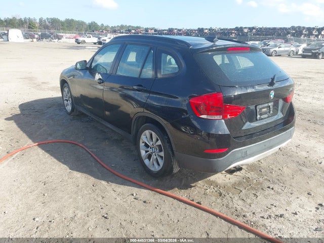 2014 BMW X1 WBAVL1C5XEVY16733 Photo 2