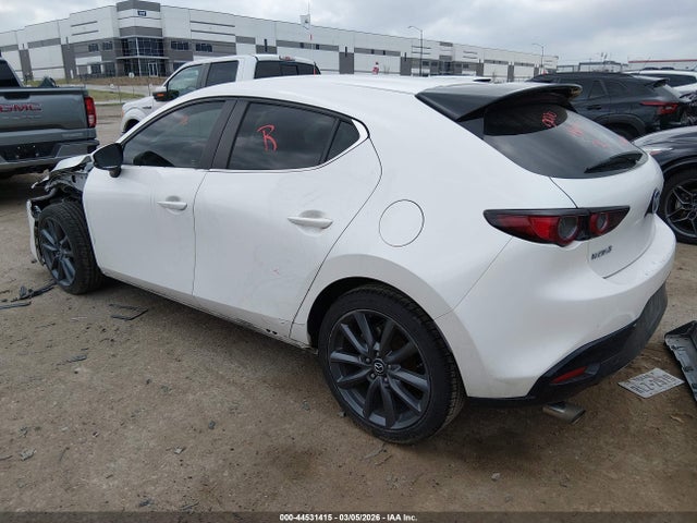 2019 MAZDA MAZDA3 JM1BPAJM5K1146113 Photo 2