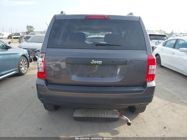 44531470 :رقم المزاد ، 1C4NJPBAXFD430766 vin ، 2015 Jeep Patriot Sport مزاد بيع