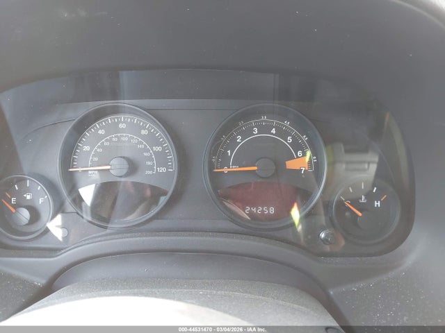 44531470 :رقم المزاد ، 1C4NJPBAXFD430766 vin ، 2015 Jeep Patriot Sport مزاد بيع