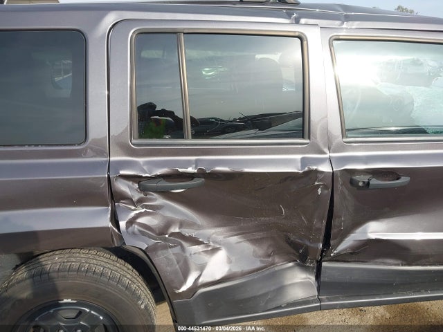 44531470 :رقم المزاد ، 1C4NJPBAXFD430766 vin ، 2015 Jeep Patriot Sport مزاد بيع