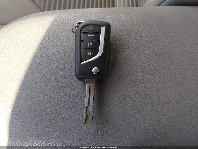 4T1B11HKXKU835869 Toyota CAMRY SE