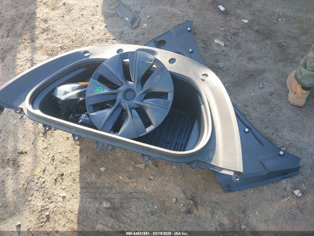 Продажа на аукционе авто 2024 Tesla Model Y Long Range Dual Motor All-wheel Drive, vin: 7SAYGDEE9RA320460, номер лота: 44531561