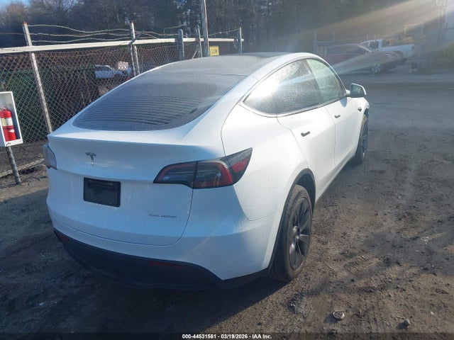 Auction sale of the 2024 Tesla Model Y Long Range Dual Motor All-wheel Drive, vin: 7SAYGDEE9RA320460, lot number: 44531561