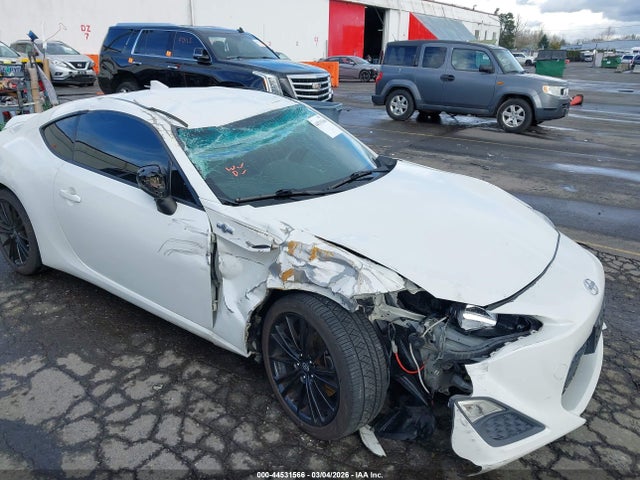 JF1ZNAA13F8707504 Scion FR-S