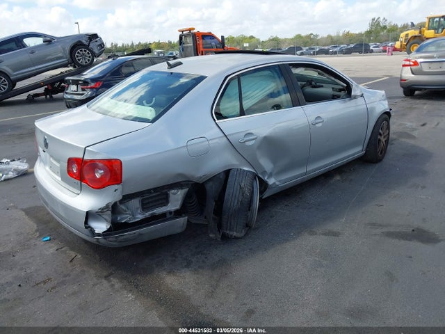 2006 Volkswagen Jetta 2.5 მანქანა იყიდება აუქციონზე, vin: 3VWSG71K86M766140, აუქციონის ნომერი: 44531583