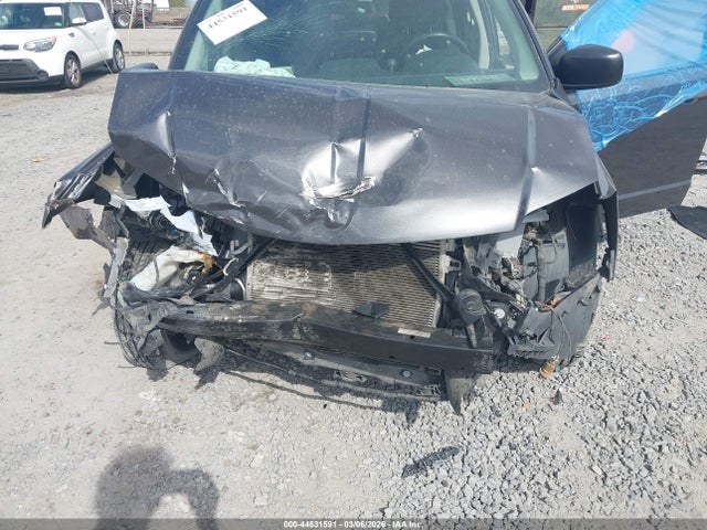 44531591 :رقم المزاد ، 2C4RDGBG3KR728371 vin ، 2019 Dodge Grand Caravan Se مزاد بيع
