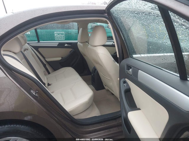 Продаж на аукціоні авто 2013 Volkswagen Jetta 2.5l Se, vin: 3VWDX7AJ8DM443218, номер лоту: 44531592