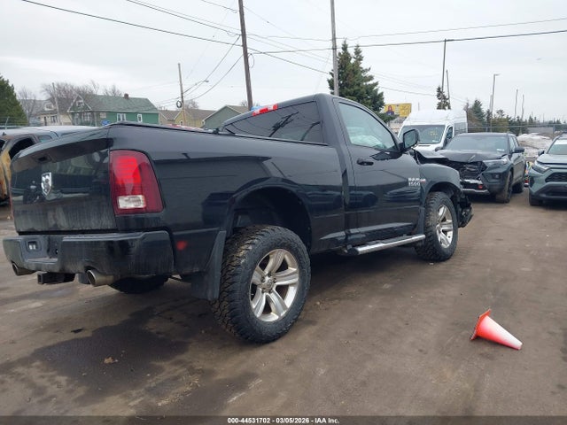 44531702 :رقم المزاد ، 3C6JR7CT3FG572586 vin ، 2015 Ram 1500 Sport مزاد بيع